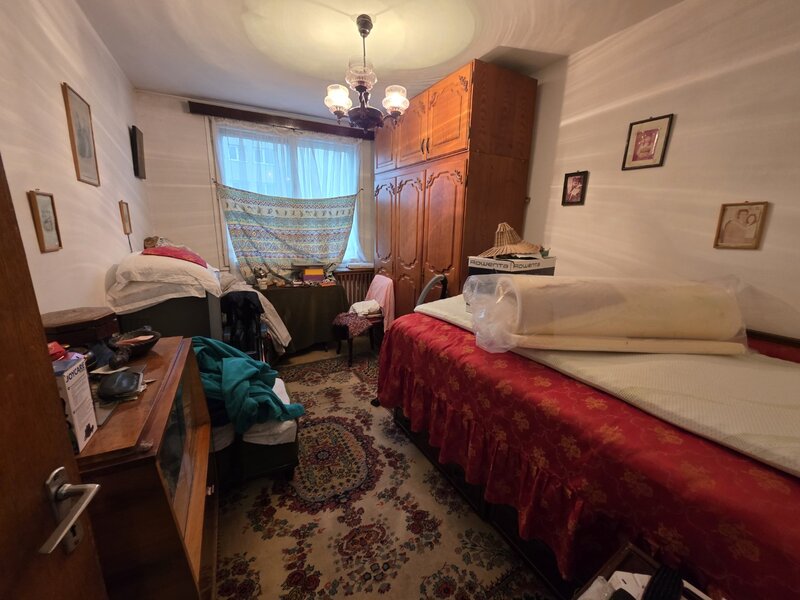 Piata Veteranilor, Iuliu Maniu intersectie Lujerului, 5 minute metrou,