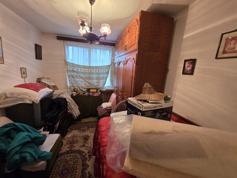 Piata Veteranilor, Iuliu Maniu intersectie Lujerului, 5 minute metrou,