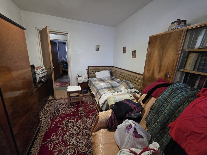 Piata Veteranilor, Iuliu Maniu intersectie Lujerului, 5 minute metrou,