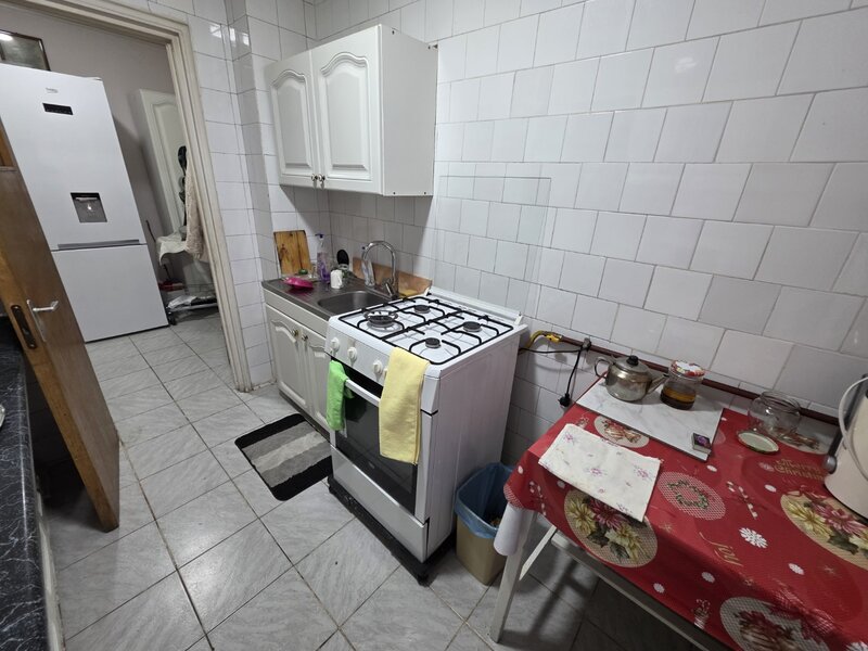 Piata Veteranilor, Iuliu Maniu intersectie Lujerului, 5 minute metrou,