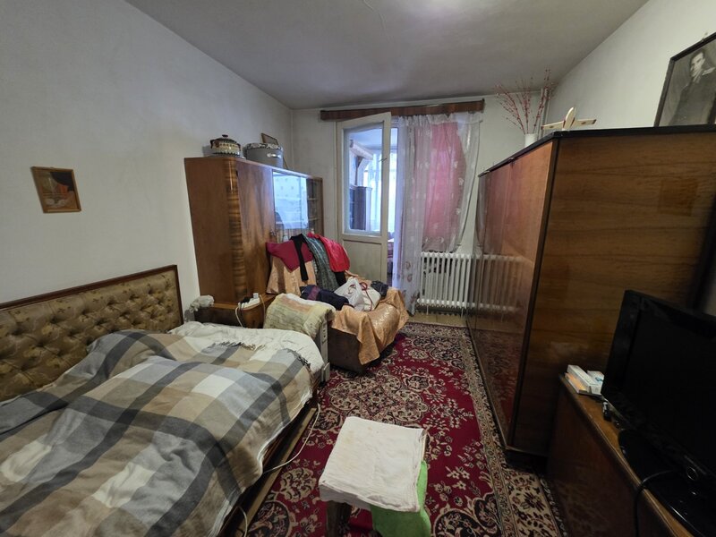 Piata Veteranilor, Iuliu Maniu intersectie Lujerului, 5 minute metrou,